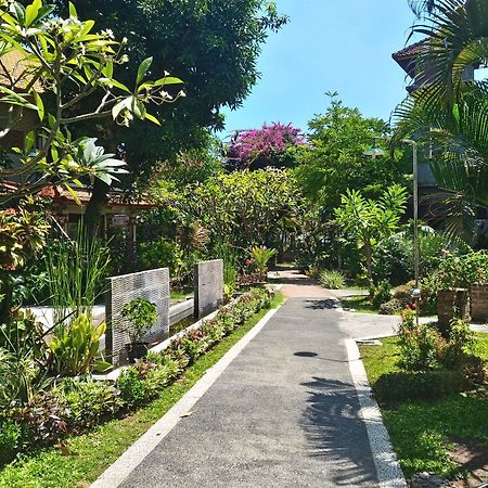โรงแรมโลวินาบีช Buleleng  ภายนอก รูปภาพ