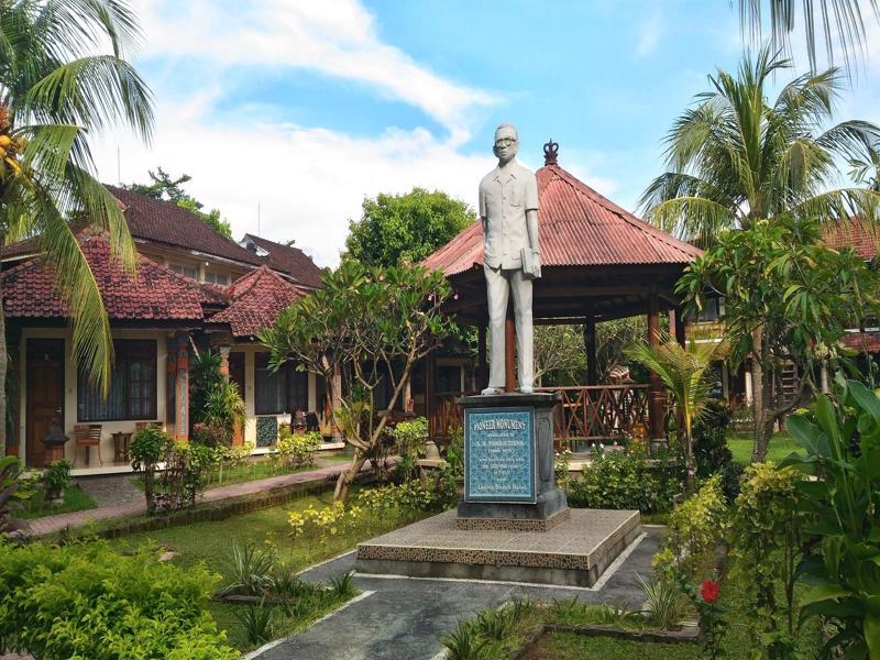 โรงแรมโลวินาบีช Buleleng  ภายนอก รูปภาพ