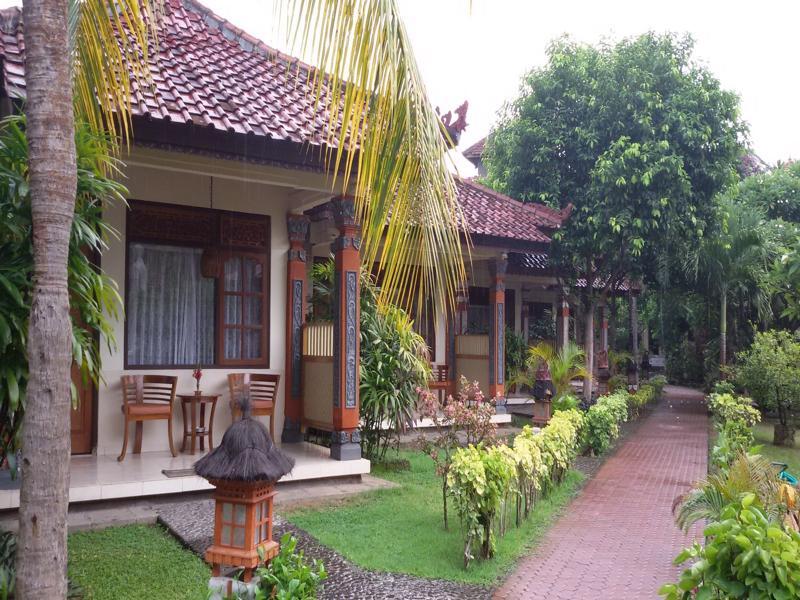 โรงแรมโลวินาบีช Buleleng  ภายนอก รูปภาพ